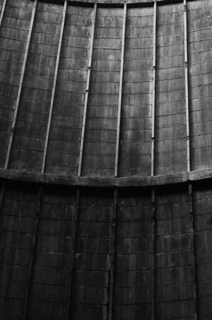 Dobór szamba betonowego – zalety rozwiązania dwukomorowego dla Twojej posesji