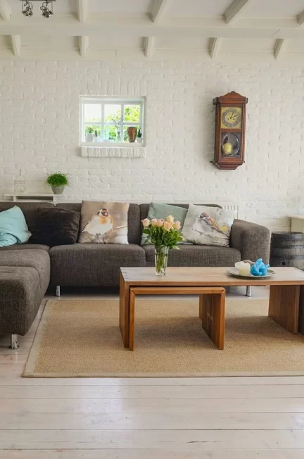 Komoda RTV drewniana 180–220 cm — jak wybrać idealną do salonu